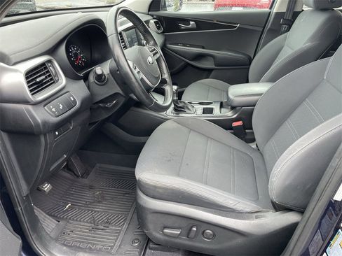 Used 2020 Kia Sorento LX w/ LX I4 Convenience Package image 9