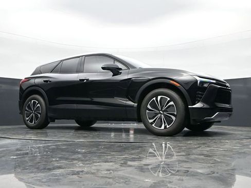 Used 2025 Chevrolet Blazer EV LT FWD image 36
