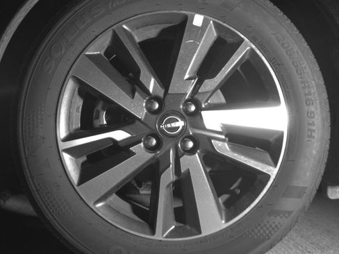 Used 2025 Nissan Versa SV FWD image 24