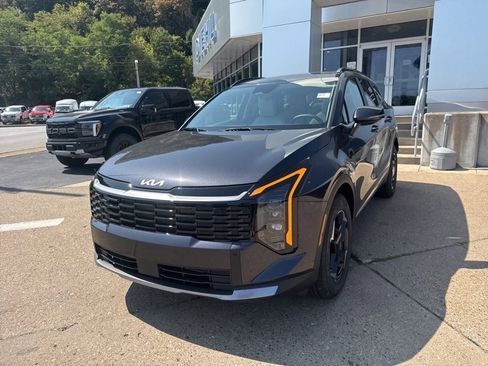 New 2026 Kia Sportage EX w/ EX Panorama Roof Package image 3