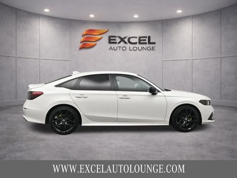 Used 2023 Honda Civic Sport image 7