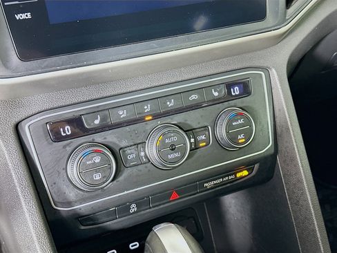 Used 2021 Volkswagen Atlas Cross Sport SE image 24