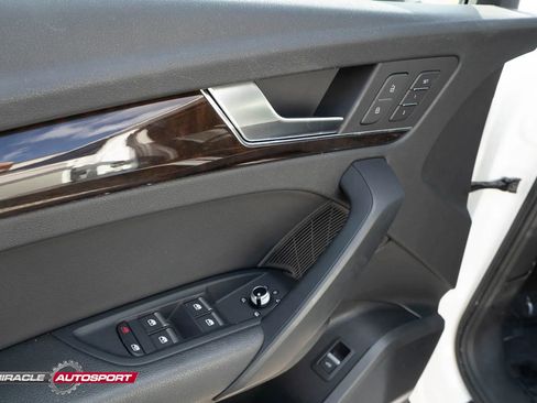 Used 2018 Audi Q5 2.0T Premium Plus w/ Premium Plus Package image 16