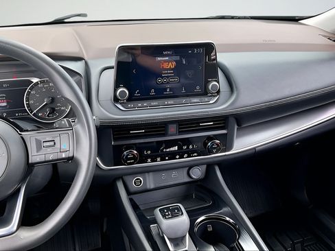 Certified 2023 Nissan Rogue SV FWD image 9