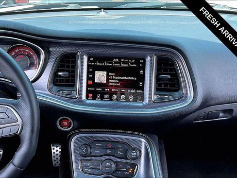 Used 2016 Dodge Challenger SRT Hellcat RWD image 9