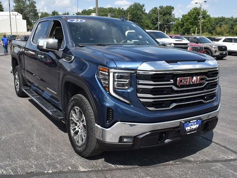 Used 2023 GMC Sierra 1500 SLT w/ SLT Convenience Package AWD/4WD image 14