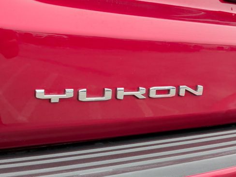 Used 2023 GMC Yukon Denali w/ Advanced Technology Package image 11