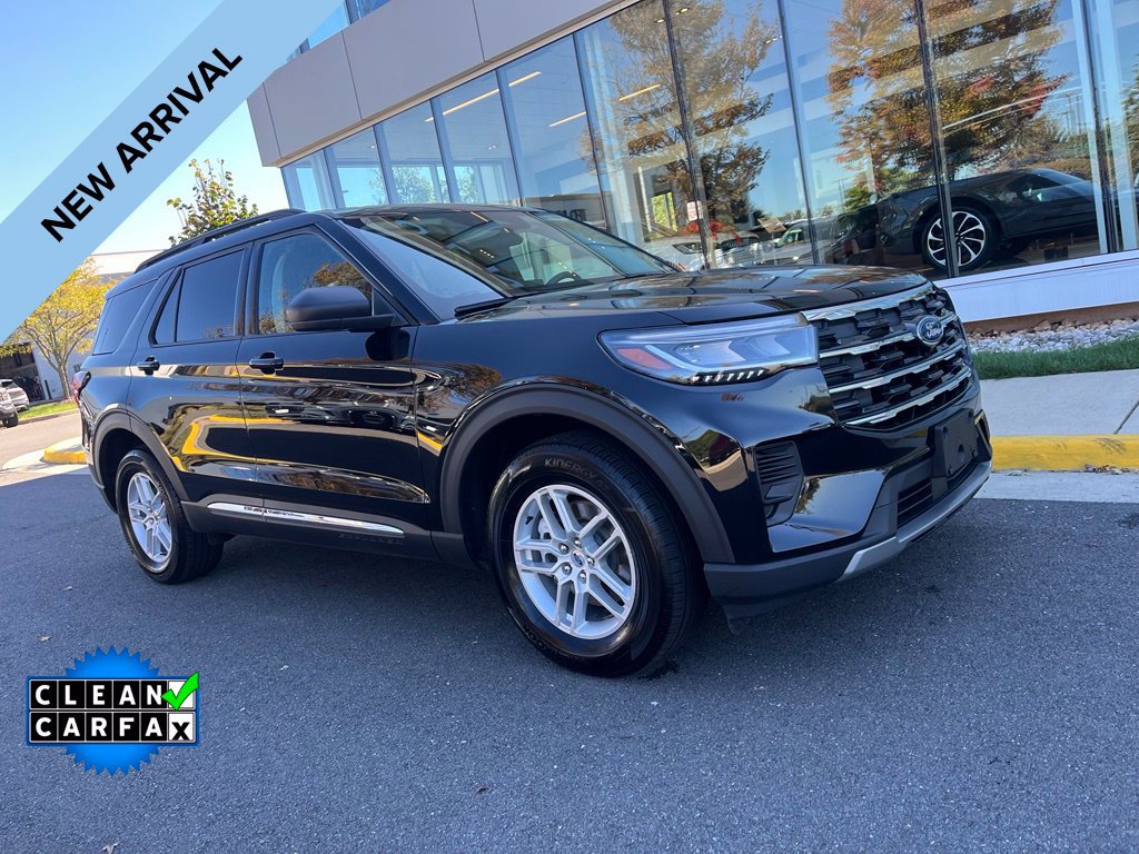 Used 2025 Ford Explorer Active AWD/4WD image 1