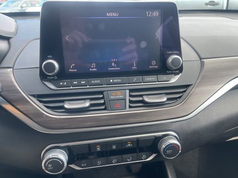 Used 2024 Nissan Altima 2.5 SV image 12