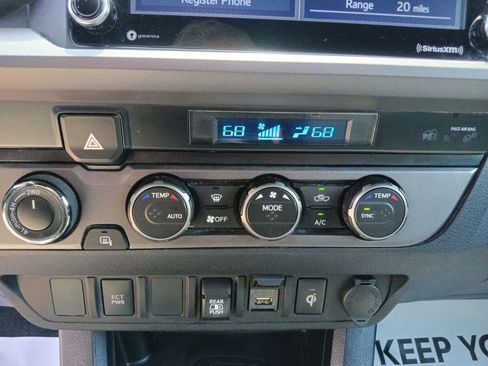 Used 2021 Toyota Tacoma TRD Off-Road AWD/4WD image 25