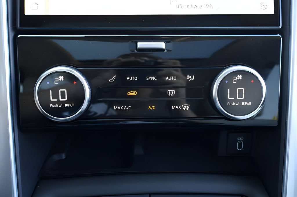 New 2026 Land Rover Discovery S AWD/4WD image 25