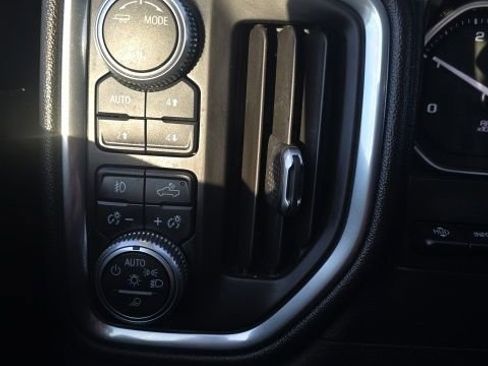 Used 2020 GMC Sierra 2500 AT4 w/ AT4 Premium Package image 26