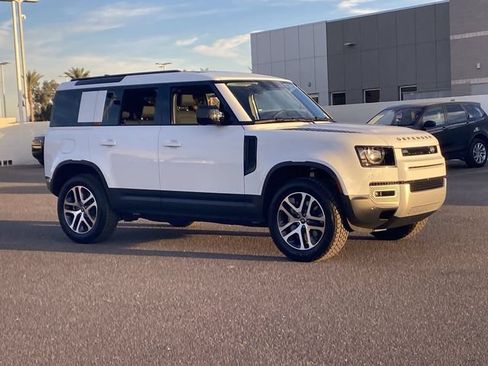 Used 2025 Land Rover Defender 110 S AWD/4WD image 4
