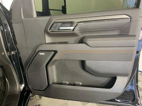 Used 2025 GMC Sierra 3500 AT4 w/ AT4 Premium Plus Package AWD/4WD image 14
