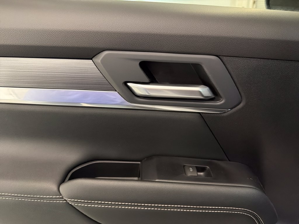 New 2027 GMC Terrain Elevation w/ Elevation Premium Package FWD image 12