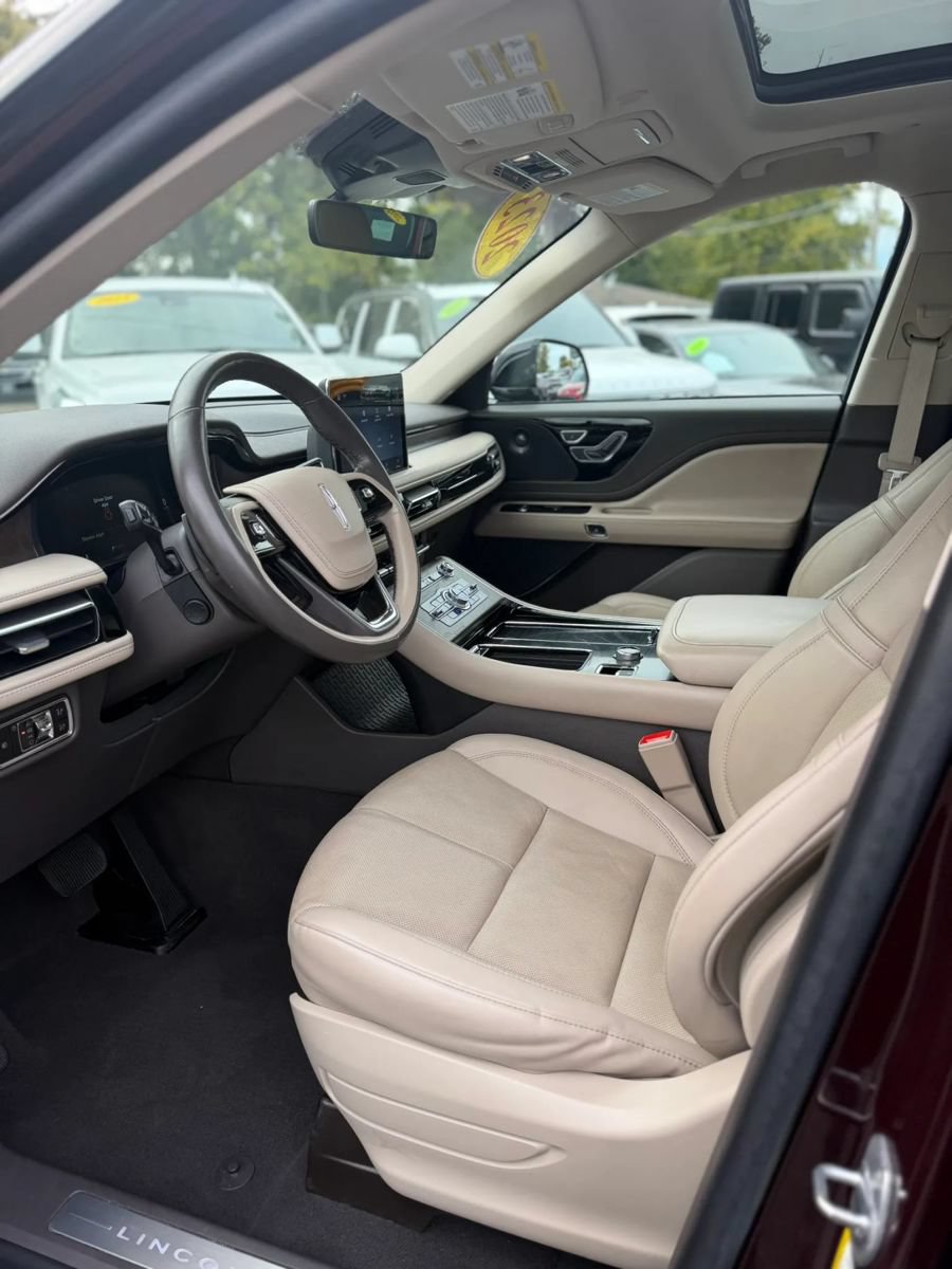 Used 2023 Lincoln Aviator Reserve w/ Equipment Group 201A AWD/4WD image 15