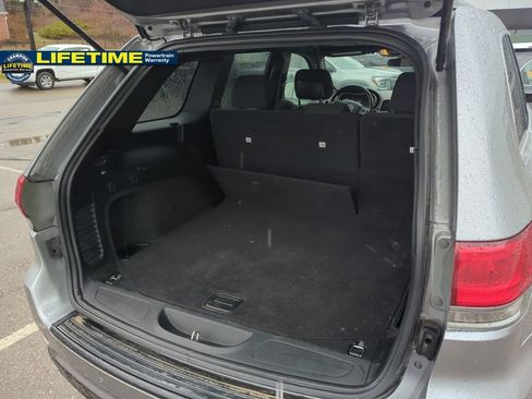 Used 2018 Jeep Grand Cherokee Laredo image 9