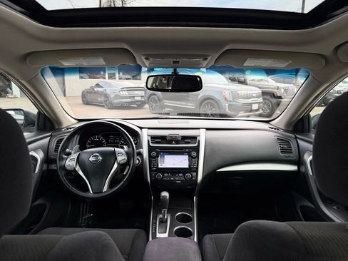 Used 2013 Nissan Altima 3.5 SV w/ Navigation Pkg FWD image 24