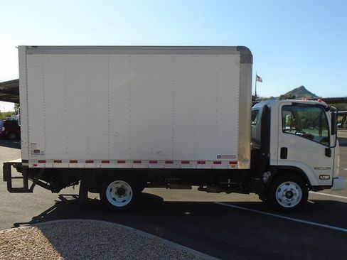 Used 2021 Isuzu NPR image 13