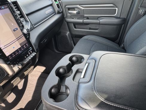 Used 2025 RAM 2500 Big Horn AWD/4WD image 30