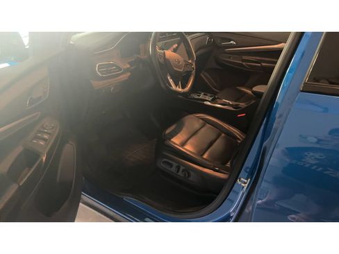 Used 2023 Chevrolet Bolt EUV LT w/ Comfort Package FWD image 5