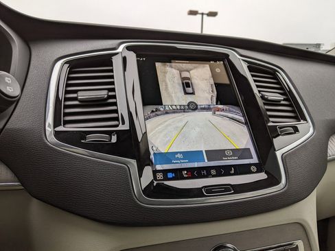 Certified 2025 Volvo XC90 T8 Plus w/ Protection Package Premier image 17