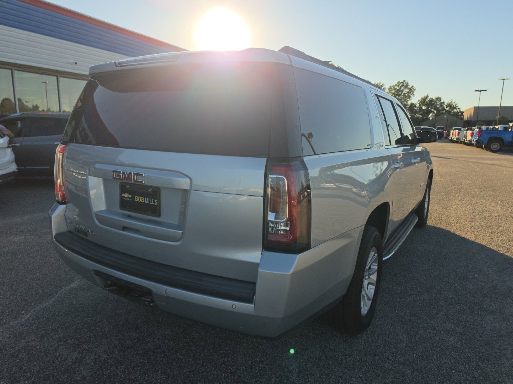 Used 2018 GMC Yukon XL SLT w/ Open Road Package AWD/4WD image 4