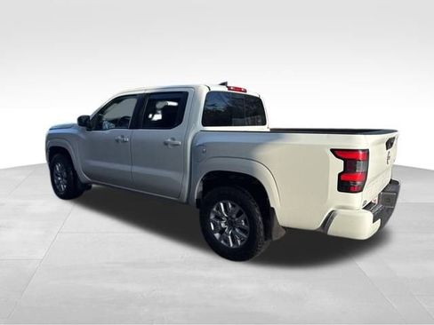 Used 2023 Nissan Frontier SV w/ SV Convenience Package image 3