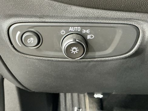 Used 2022 Chevrolet Equinox RS w/ RS Leather Package image 24