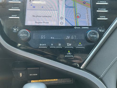 Used 2018 Toyota Camry XSE w/ Driver Assist Package image 30