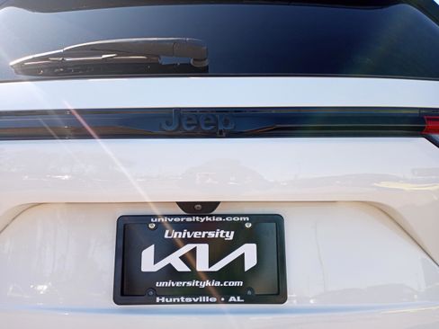 Used 2023 Jeep Grand Cherokee Altitude image 26