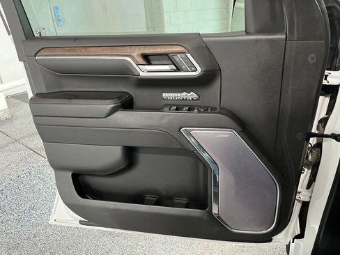 Used 2023 Chevrolet Silverado 1500 High Country w/ Technology Package image 26