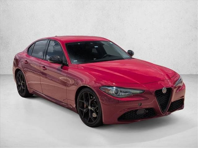 Used 2020 Alfa Romeo Giulia w/ Nero Edizione RWD image 4