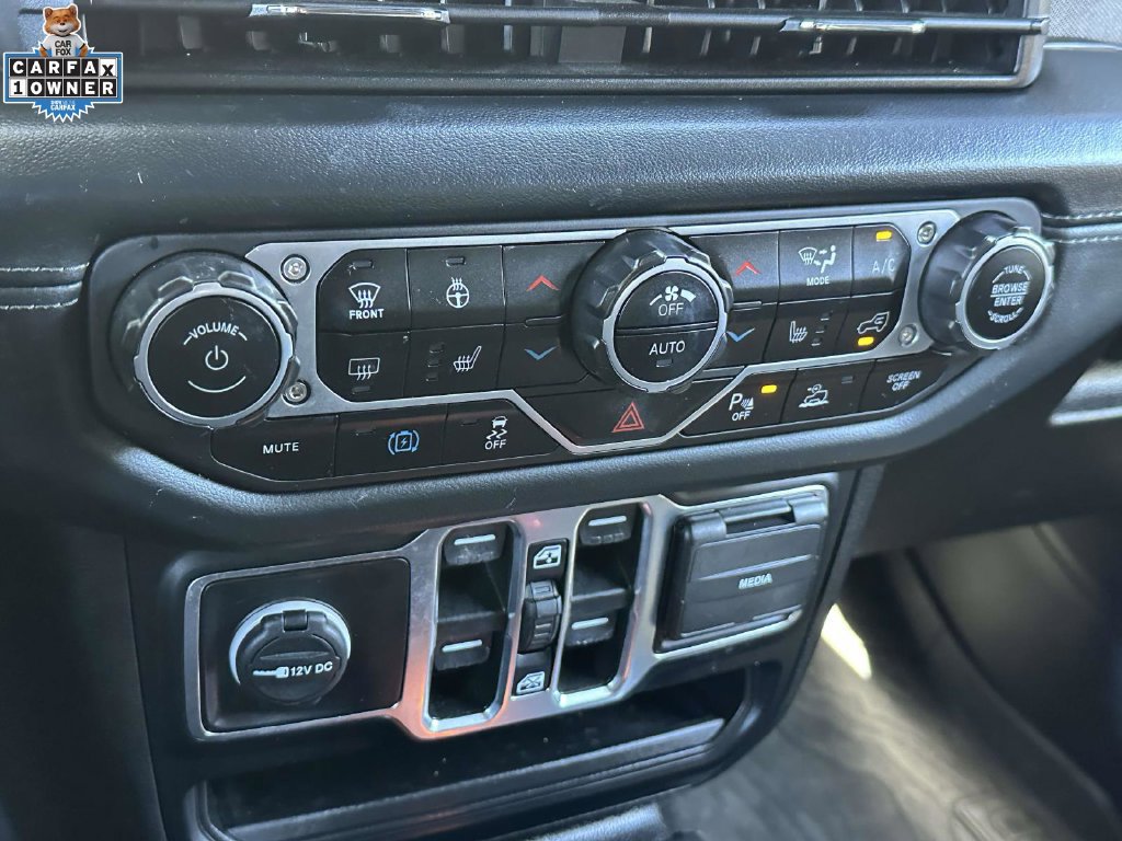Used 2024 Jeep Wrangler Unlimited Sahara w/ Technology Group AWD/4WD image 26