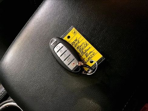 Used 2018 Nissan Pathfinder S image 30