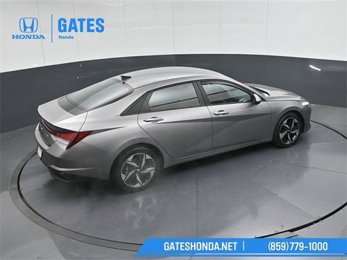 Used 2023 Hyundai Elantra SEL w/ Convenience Package image 50