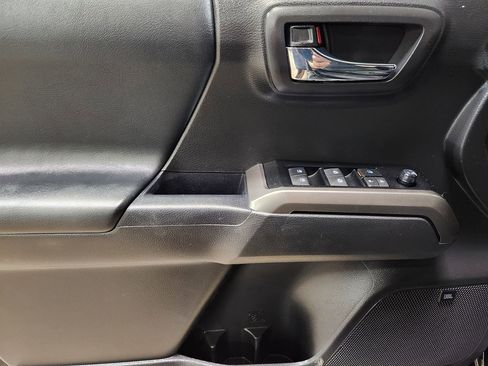 Used 2023 Toyota Tacoma Limited image 41