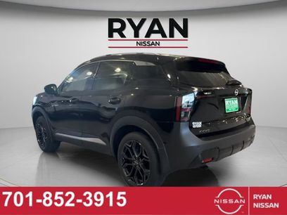 New 2026 Nissan Kicks SR w/ Cold Weather Package