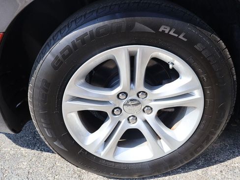 Used 2023 Dodge Charger SXT RWD image 12
