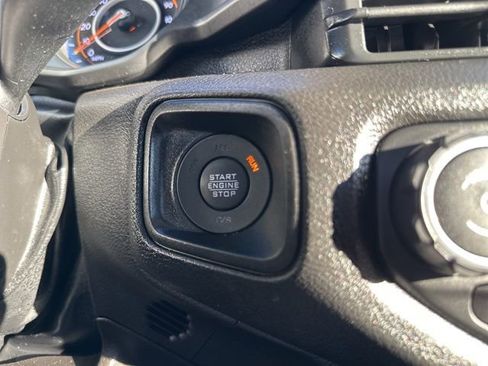 Used 2024 Jeep Gladiator Sport image 20