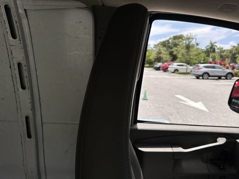 Used 2021 Chevrolet Express 2500 RWD image 20