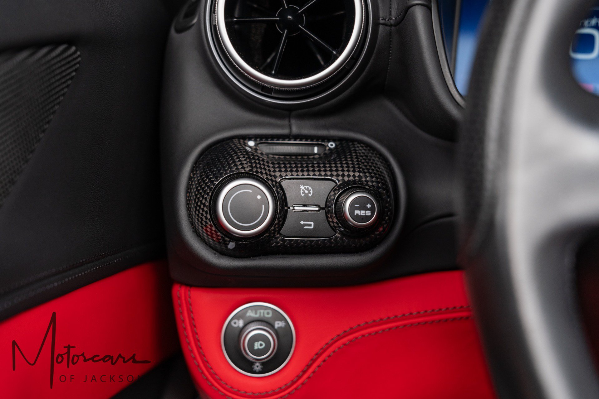 Used 2019 Ferrari Portofino RWD image 39