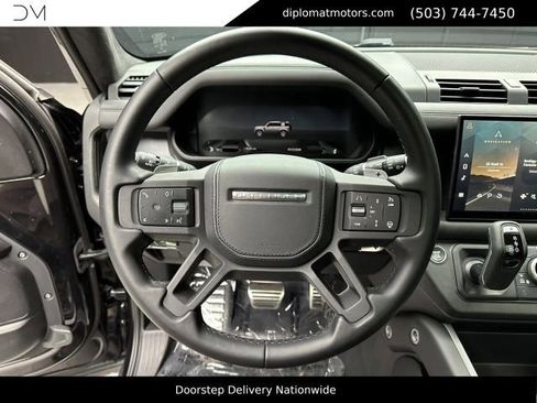 Used 2025 Land Rover Defender 110 V8 AWD/4WD image 28