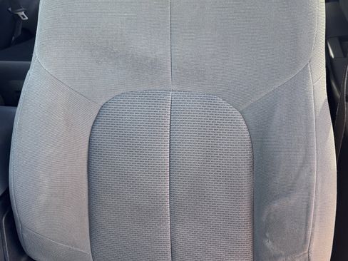 Used 2004 Mitsubishi Endeavor LS AWD/4WD image 13