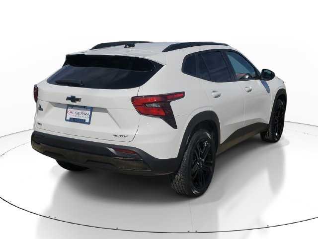 Used 2025 Chevrolet Trax ACTIV w/ Sunroof Package FWD image 4