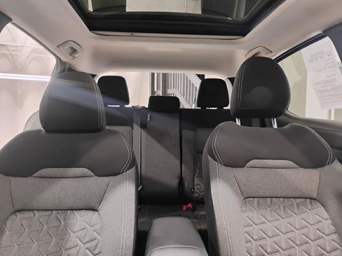 Used 2025 Nissan Kicks SV w/ SV Premium Package FWD image 12