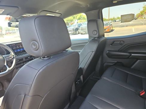Used 2026 Chevrolet Colorado Trail Boss AWD/4WD image 11