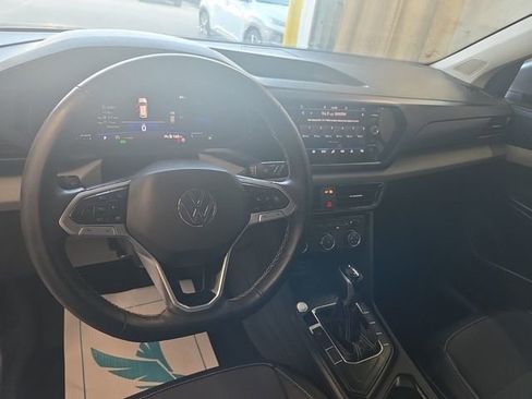 Used 2022 Volkswagen Taos SE FWD image 5