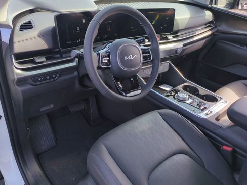 New 2026 Kia Carnival SX FWD image 10