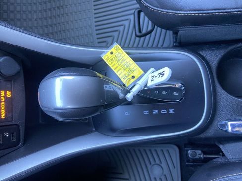 Certified 2022 Chevrolet Trax LT w/ LT Convenience Package image 15